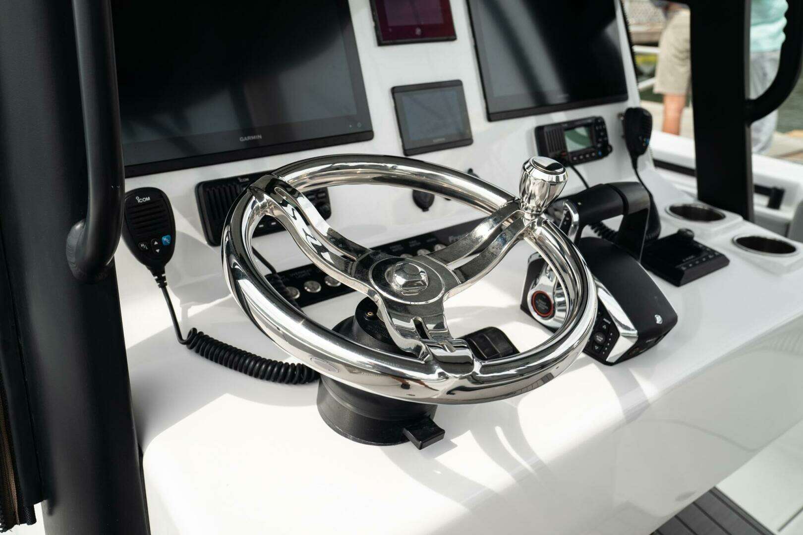 2026 Front Runner 33 Center Console - Image 11