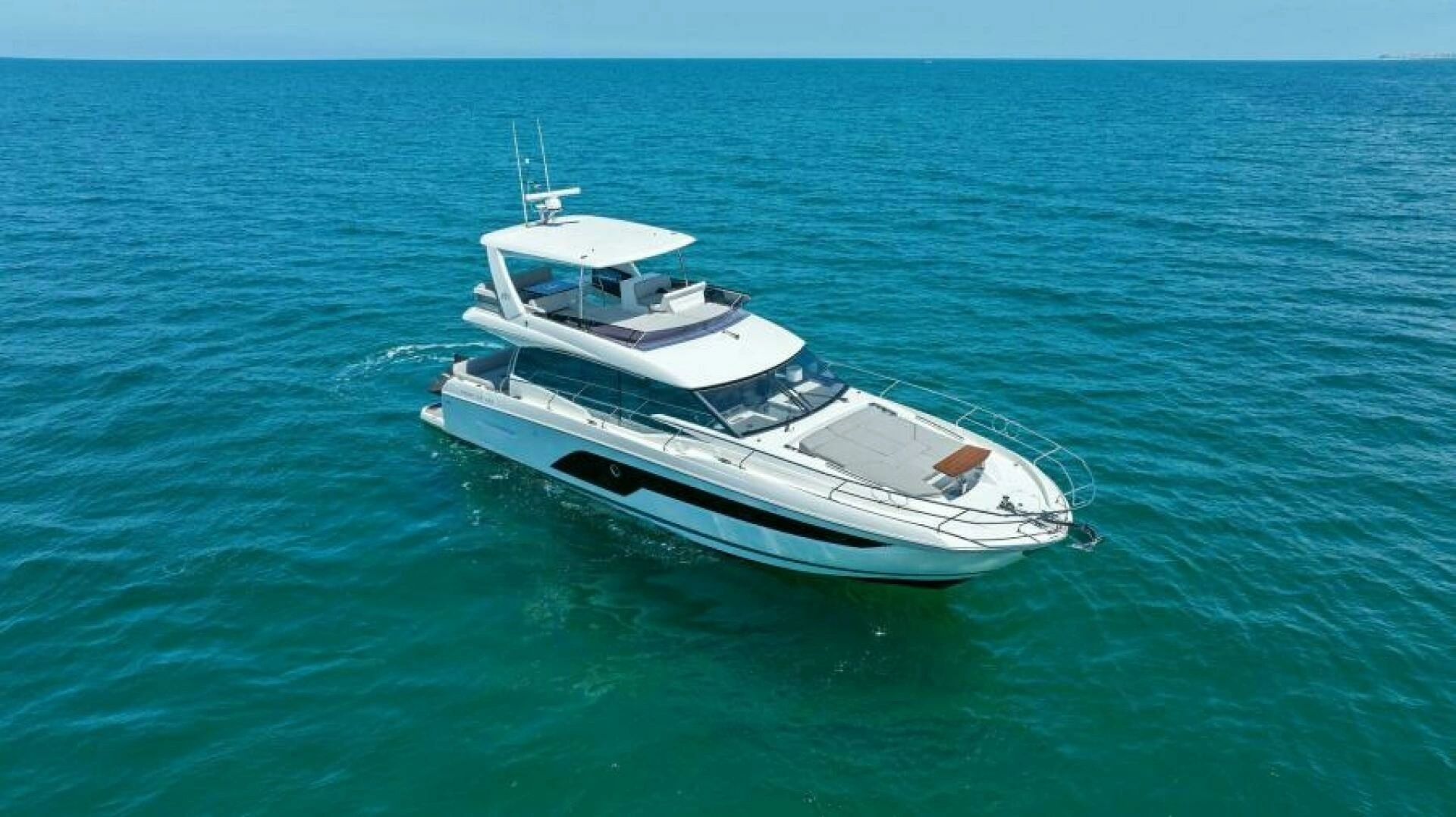 2022 Prestige 590 Flybridge - Image 65