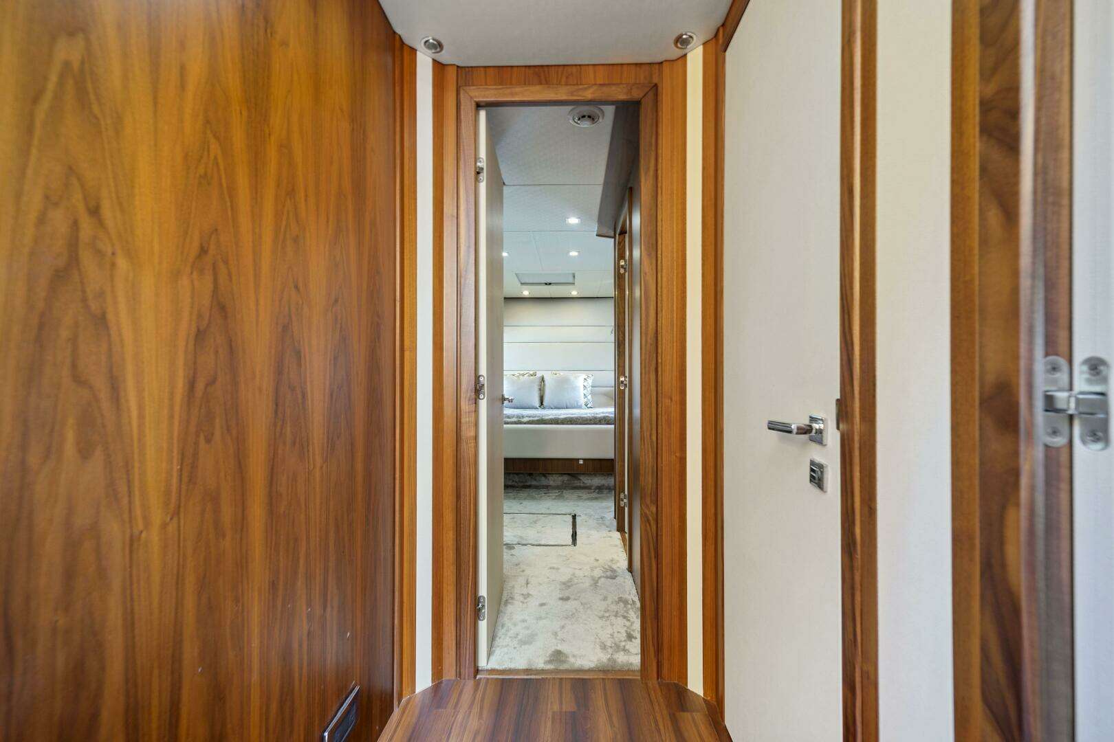 2013 Sunseeker Predator 84 - Image 22