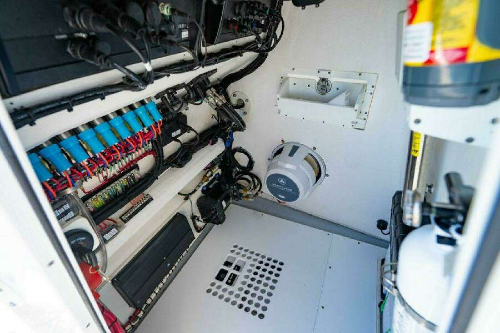 2026 Reef Runner 230 - Image 34