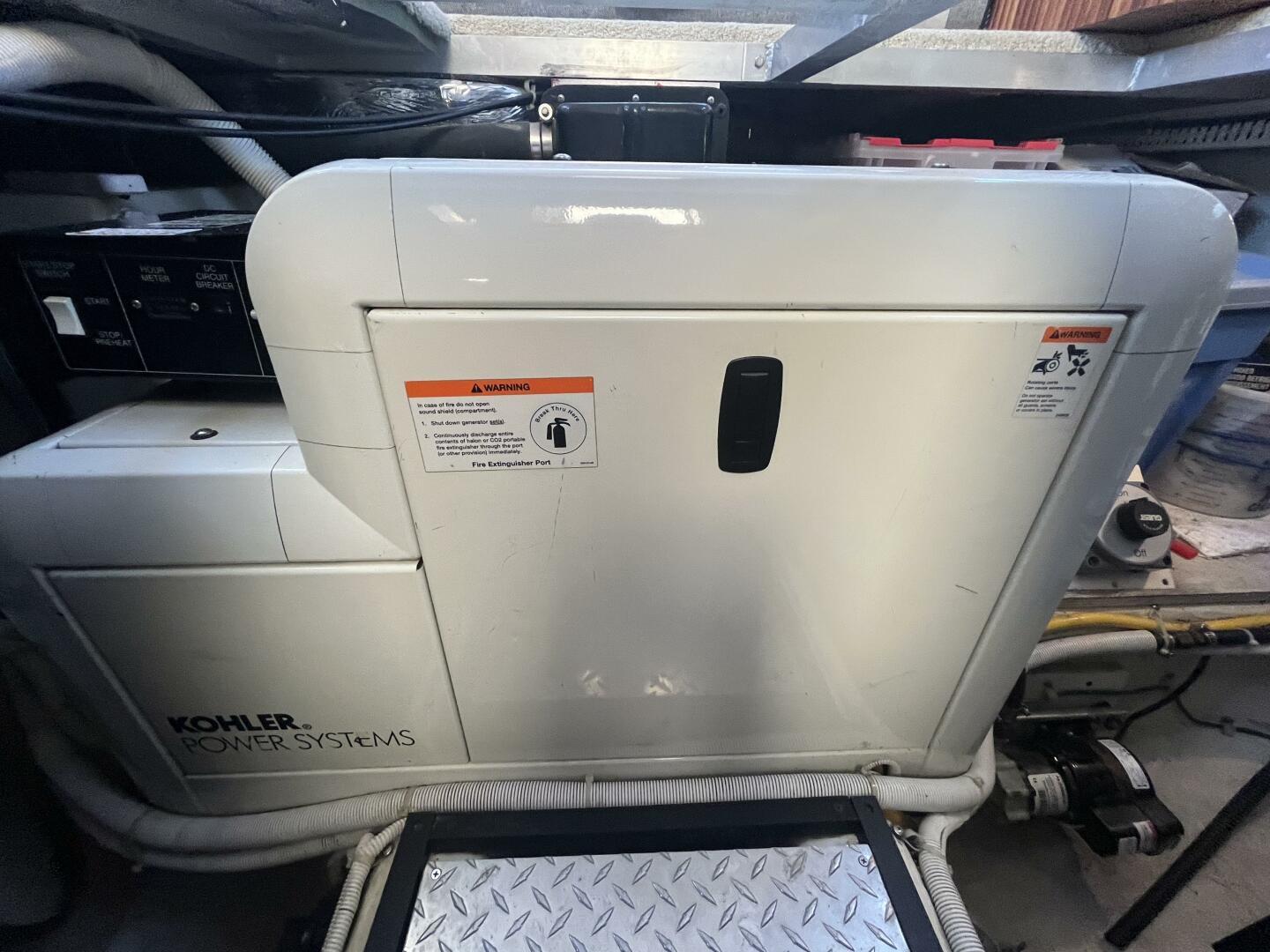 2003 Carver 444 Cockpit Motor Yacht - 66