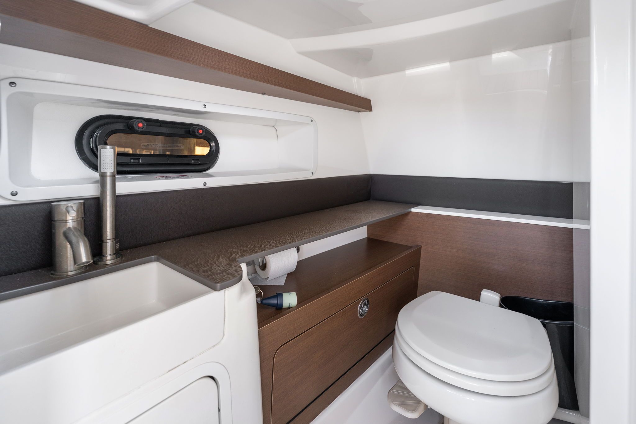 2023 Sea Ray SDX 290 Outboard - 42