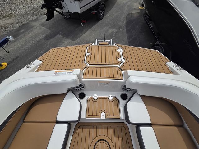 2026 Starcraft SVX OB 191 w/140hp and Trailer - 16