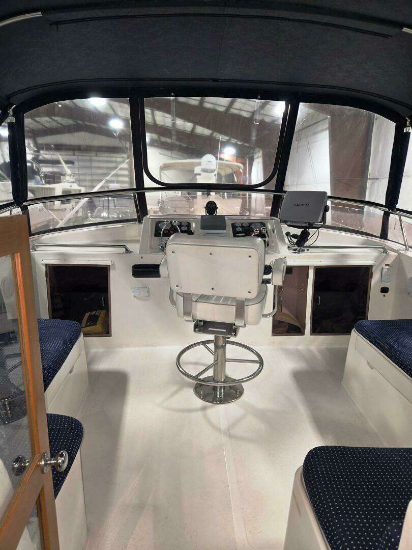 1989 Marine Trader 47 Cockpit Motor Yacht - Image 11