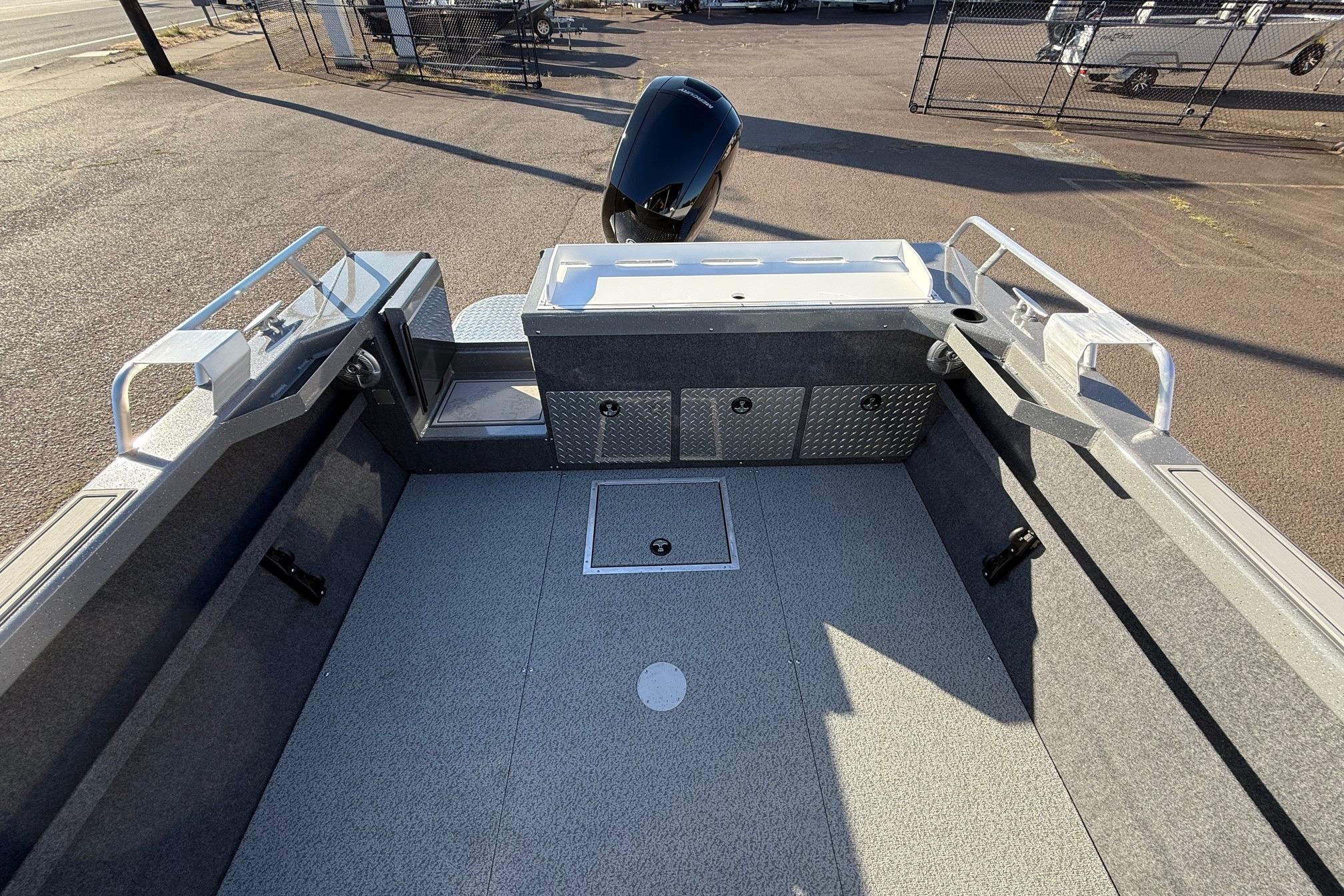 2026 Thunder Jet 200 Luxor boat interior with spacious deck and storage compartments.