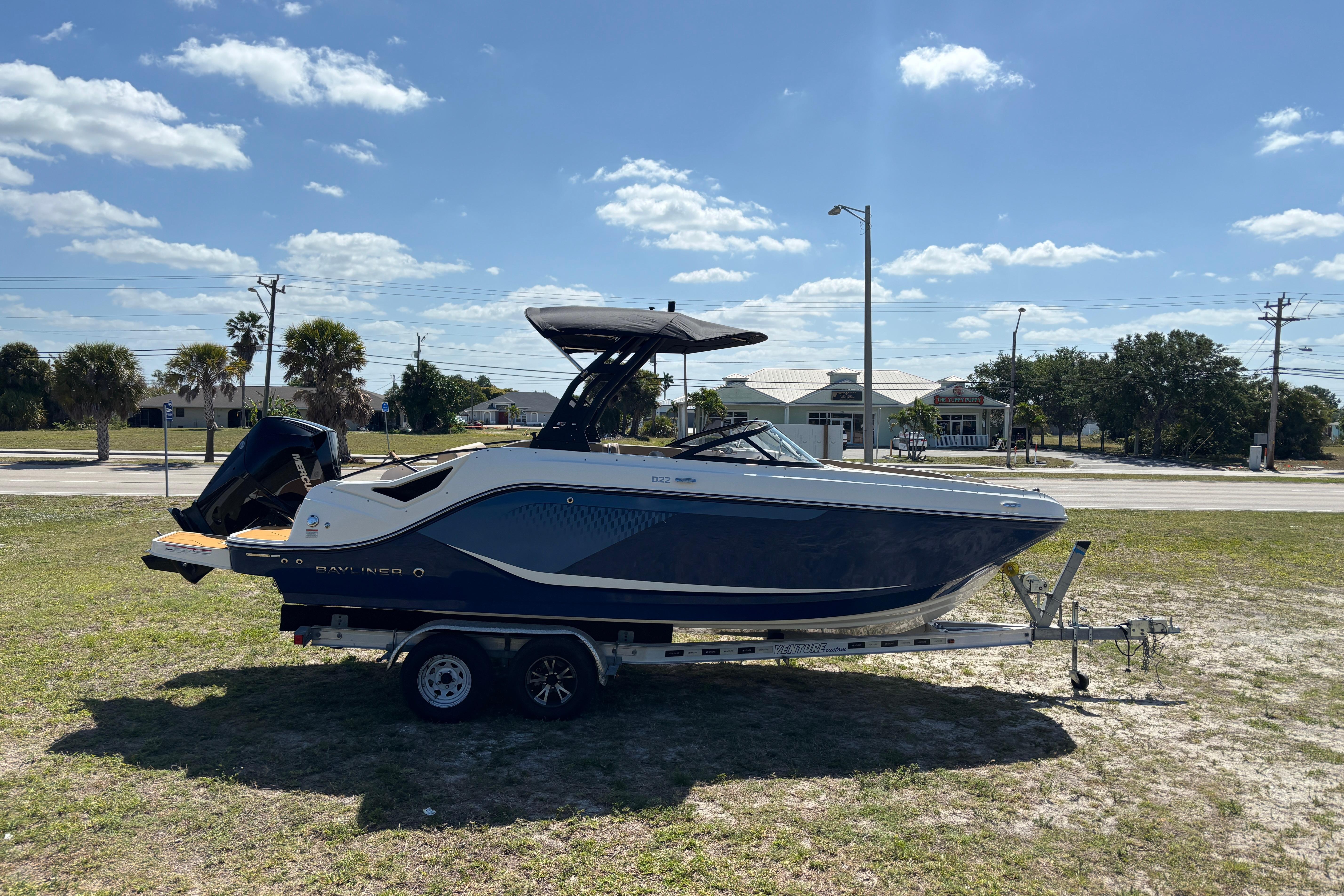 2026 Bayliner D22