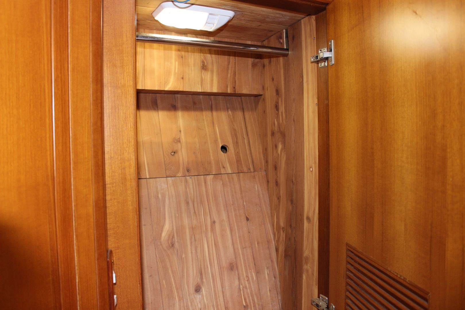 2007 Jefferson Motor Yacht - Image 17