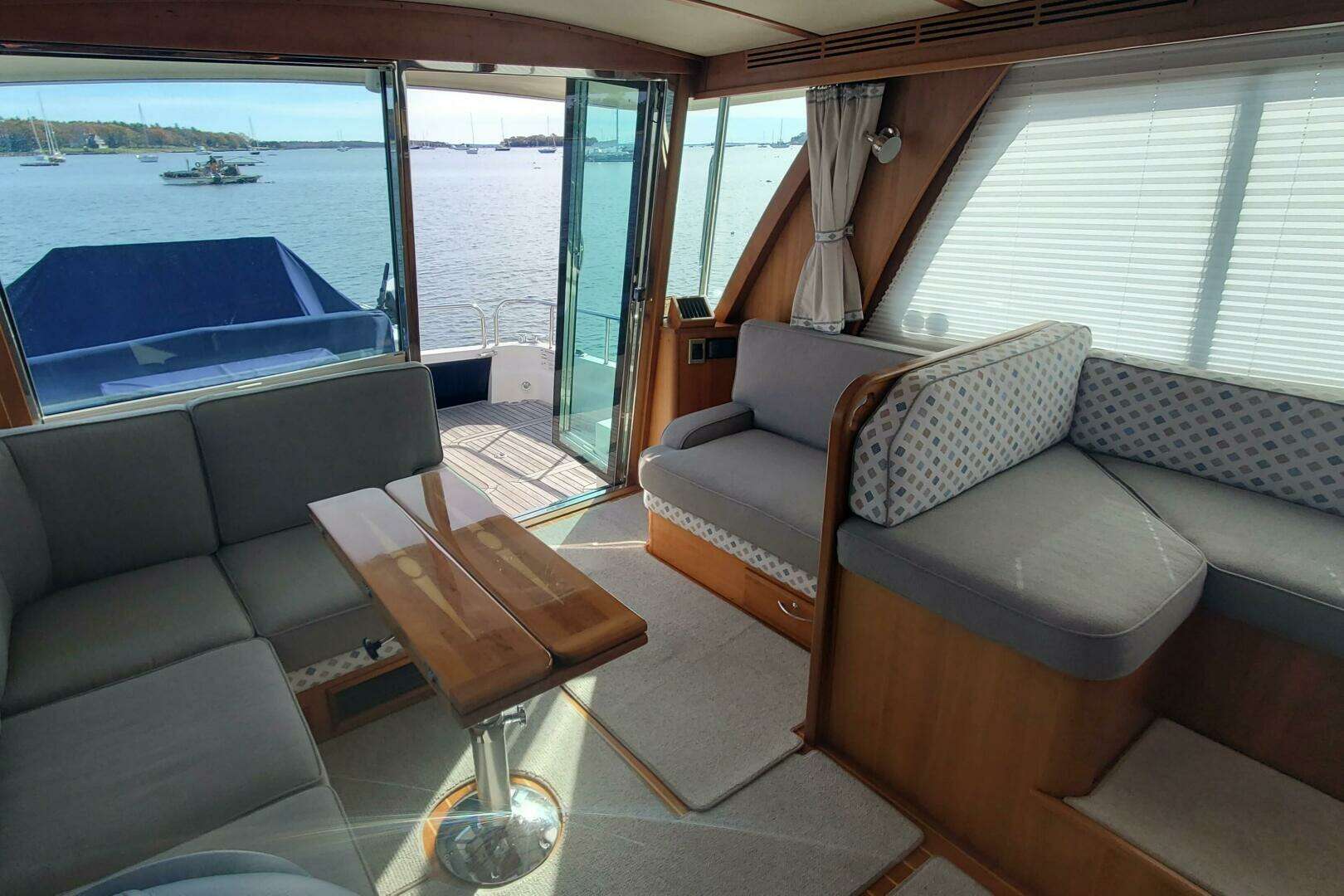 2012 Sabre 48 Salon Express - Image 23