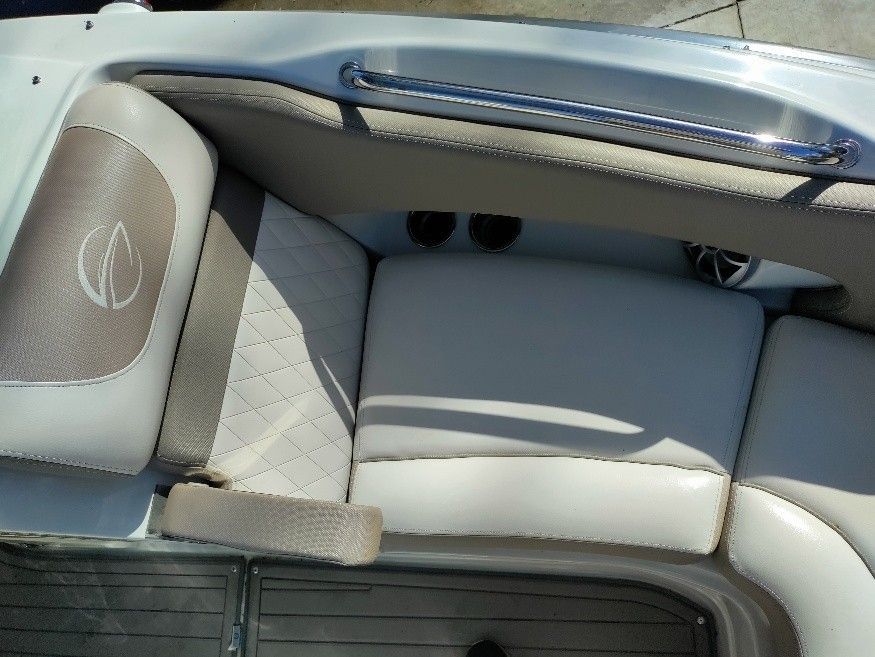 2018 Crownline Eclipse E23 XS - 19
