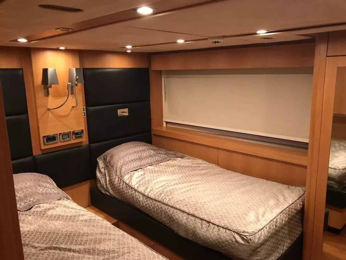 2011 Sunseeker Yacht - Image 29