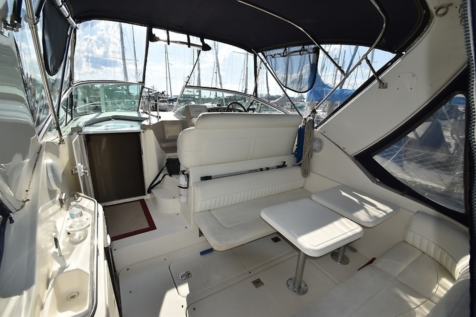 2004 Cruisers Yachts 320 Express - Image 14