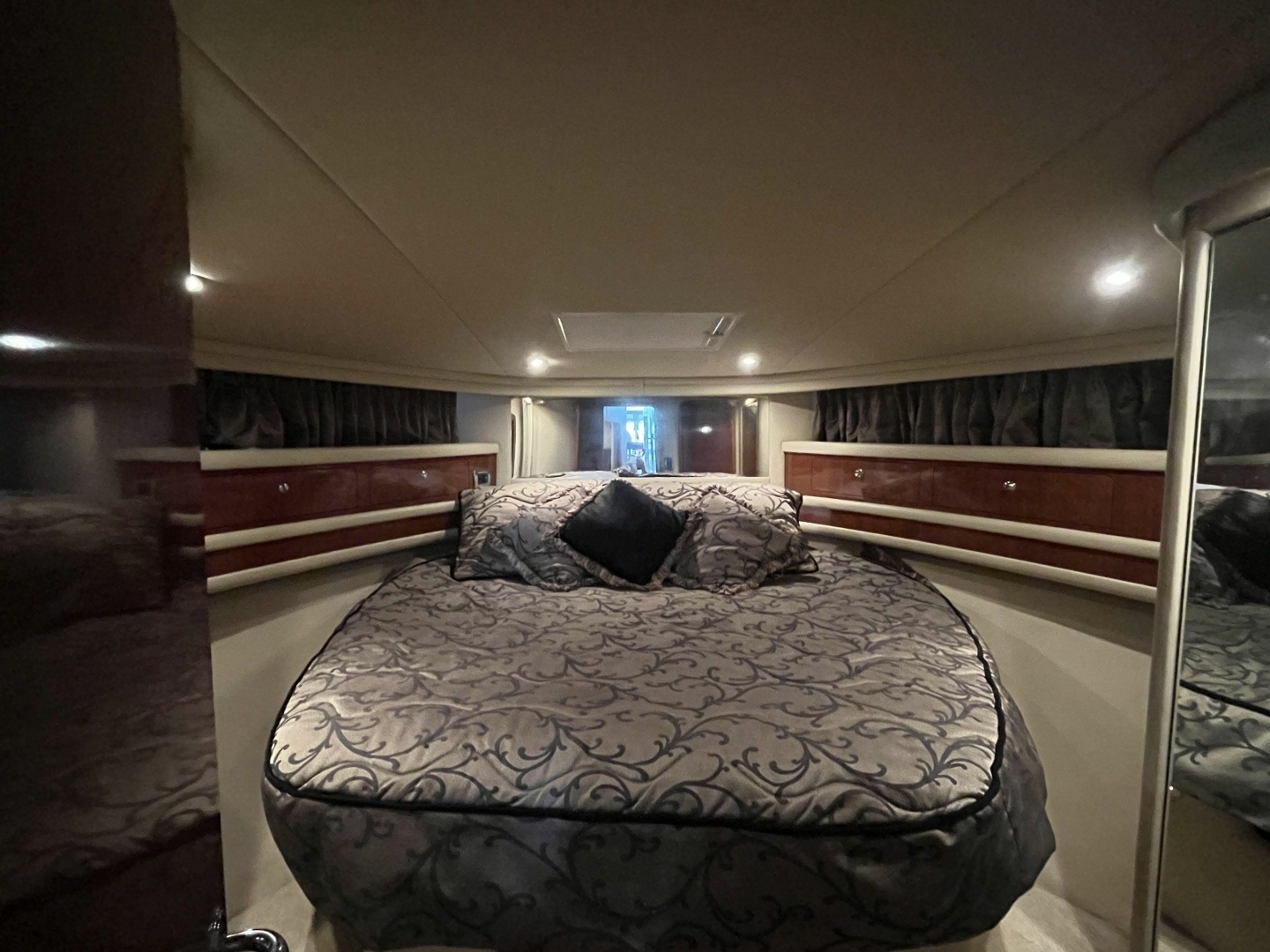 2003 Sea Ray 480 Sedan Bridge - Image 39