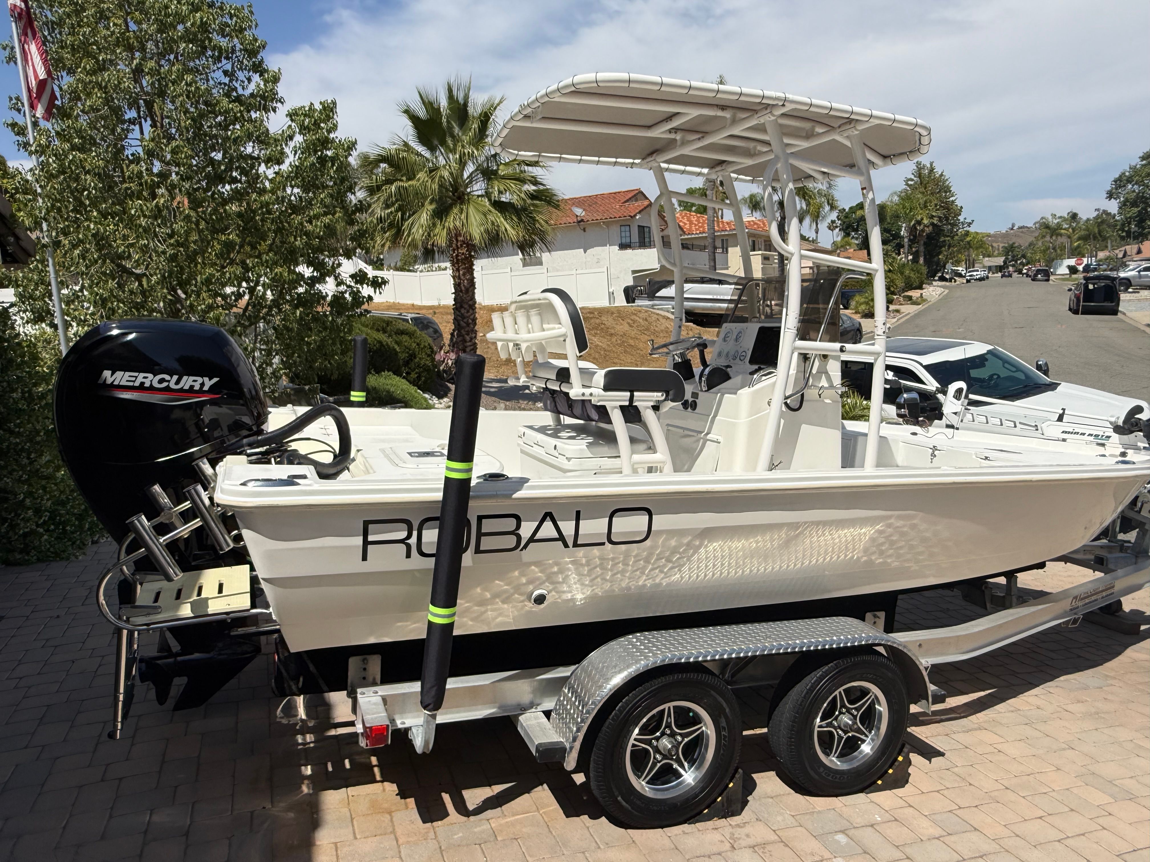1998 Robalo 2100 Bay Hunter boat on trailer.