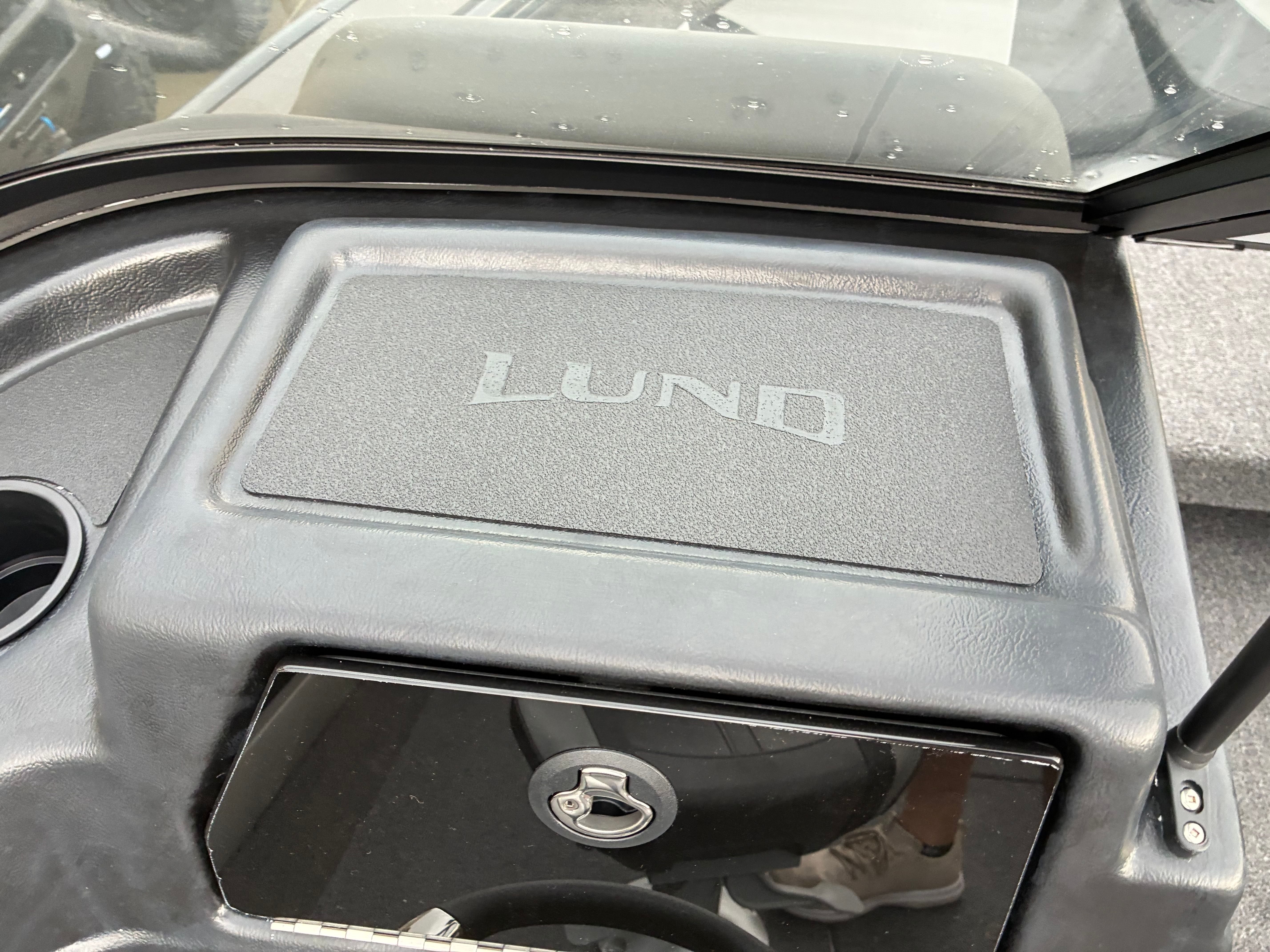2026 Lund 1875 Crossover XS - 22