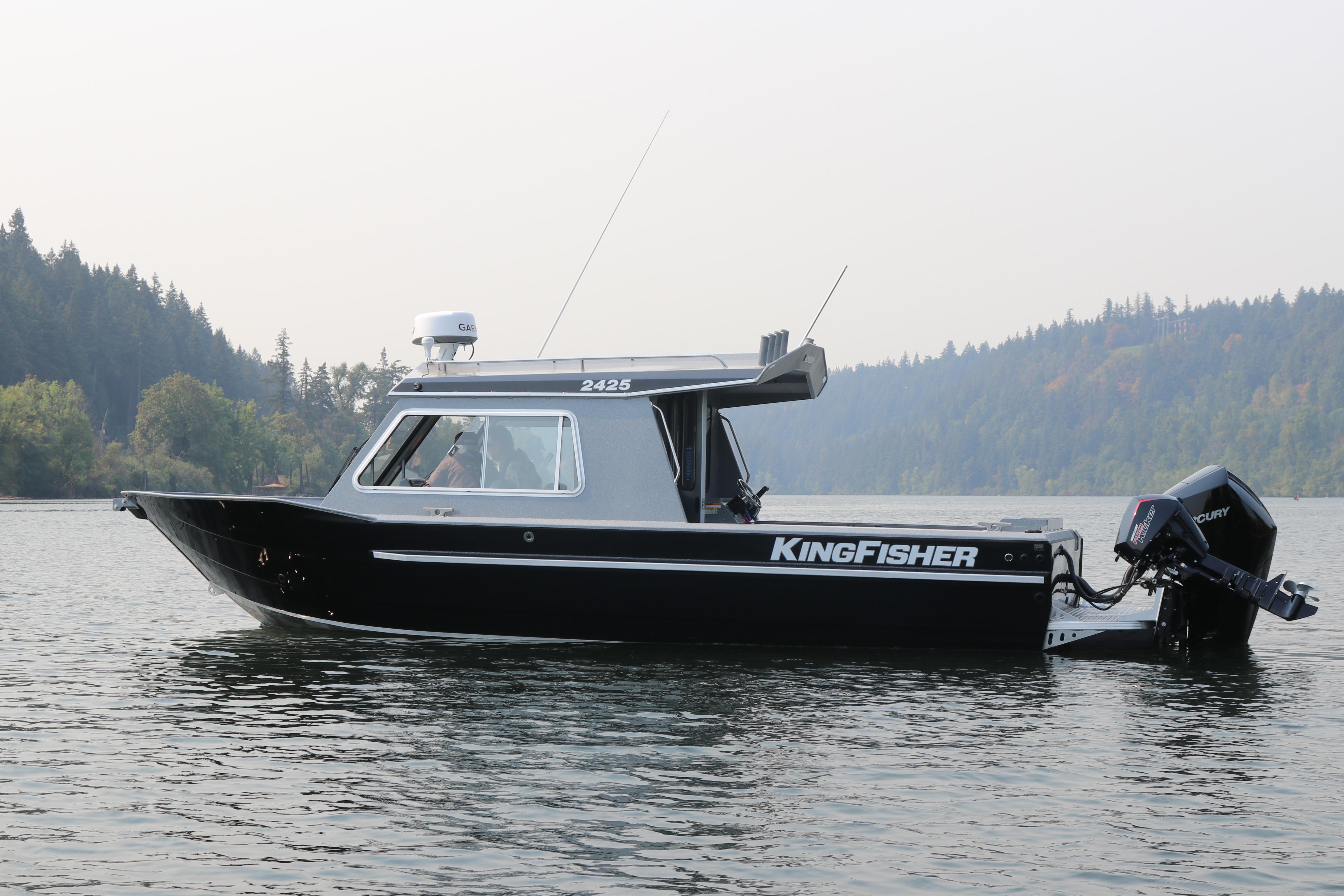 2026 KingFisher 2425 Escape HT