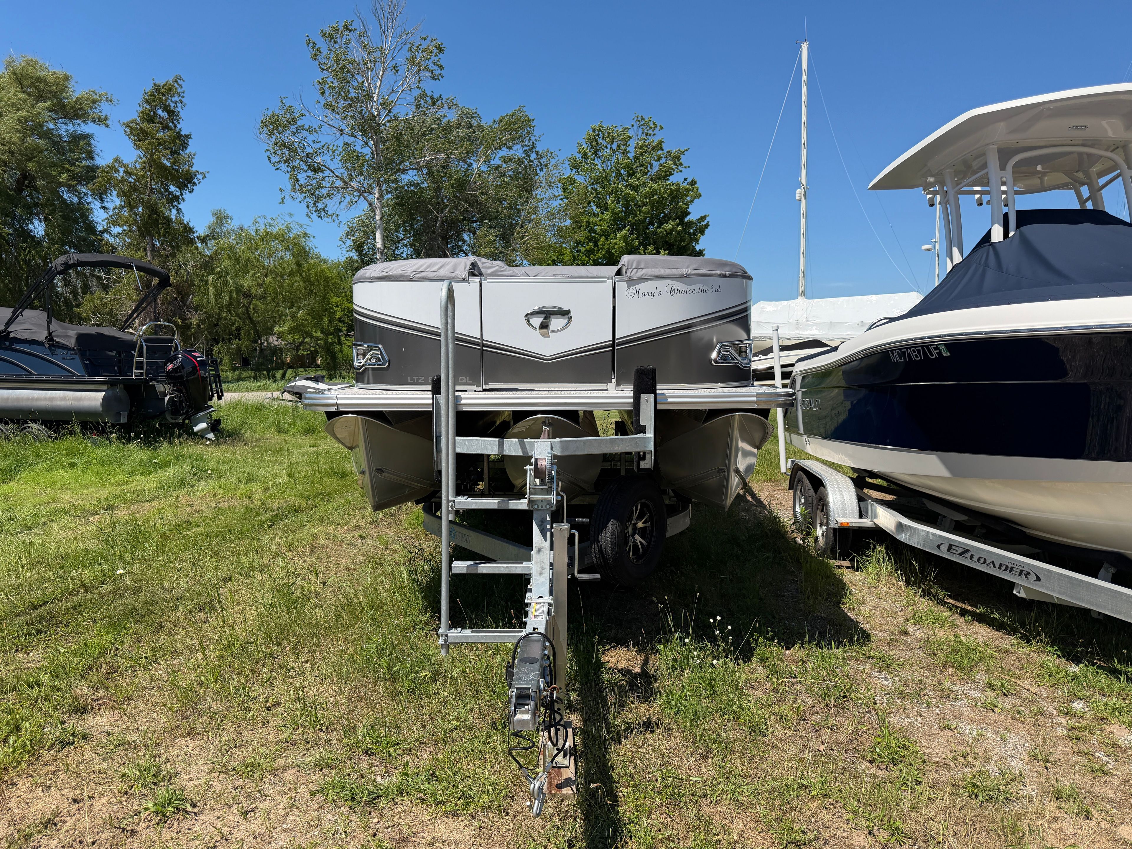 2024 Tahoe Pontoon LTZ 2385 Quad Lounger - 3