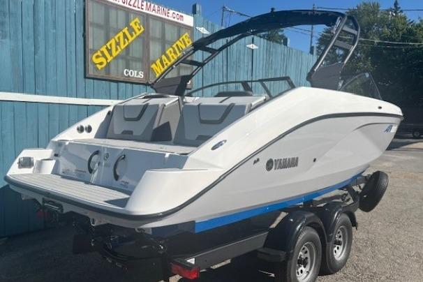 2026 Yamaha Boats AR220 on trailer at Sizzle Marine dealership.