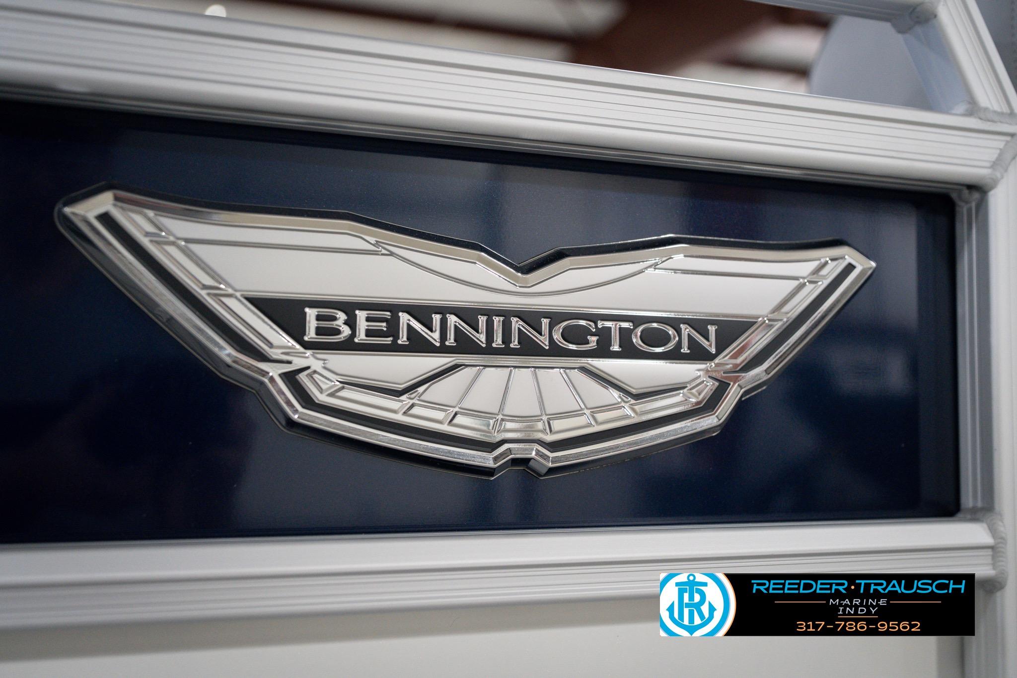 Bennington 22 MFB 2026 model emblem with Reeder-Trausch Marine contact details.