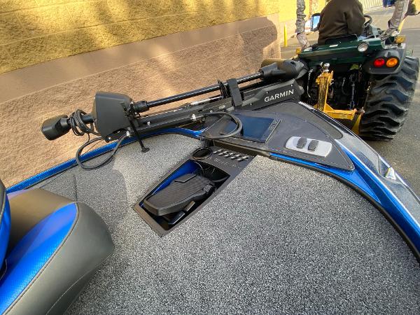 2025 Nitro Z18 Pro boat with Garmin trolling motor and blue accents.