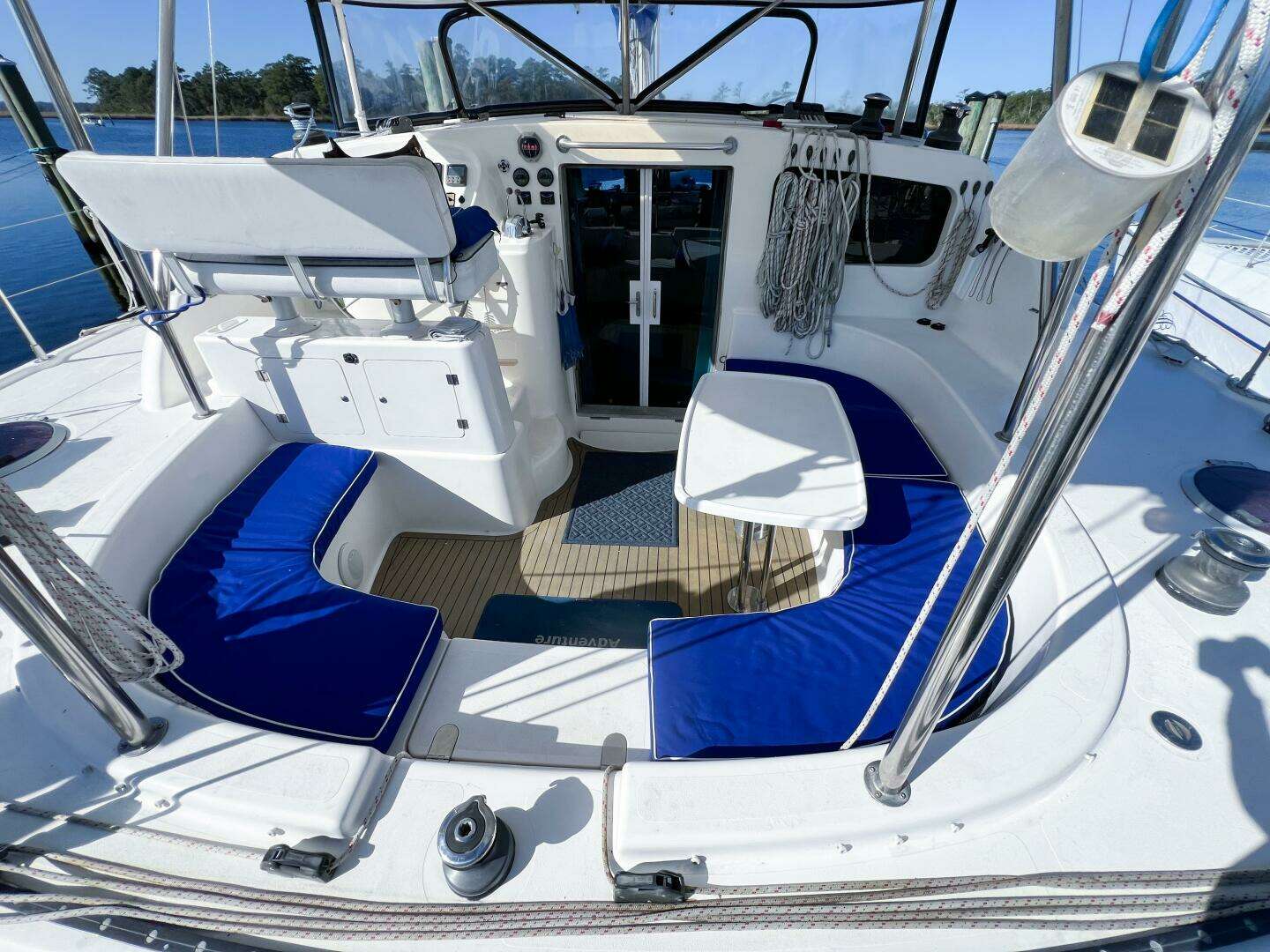 2010 Broadblue 435 - Image 24