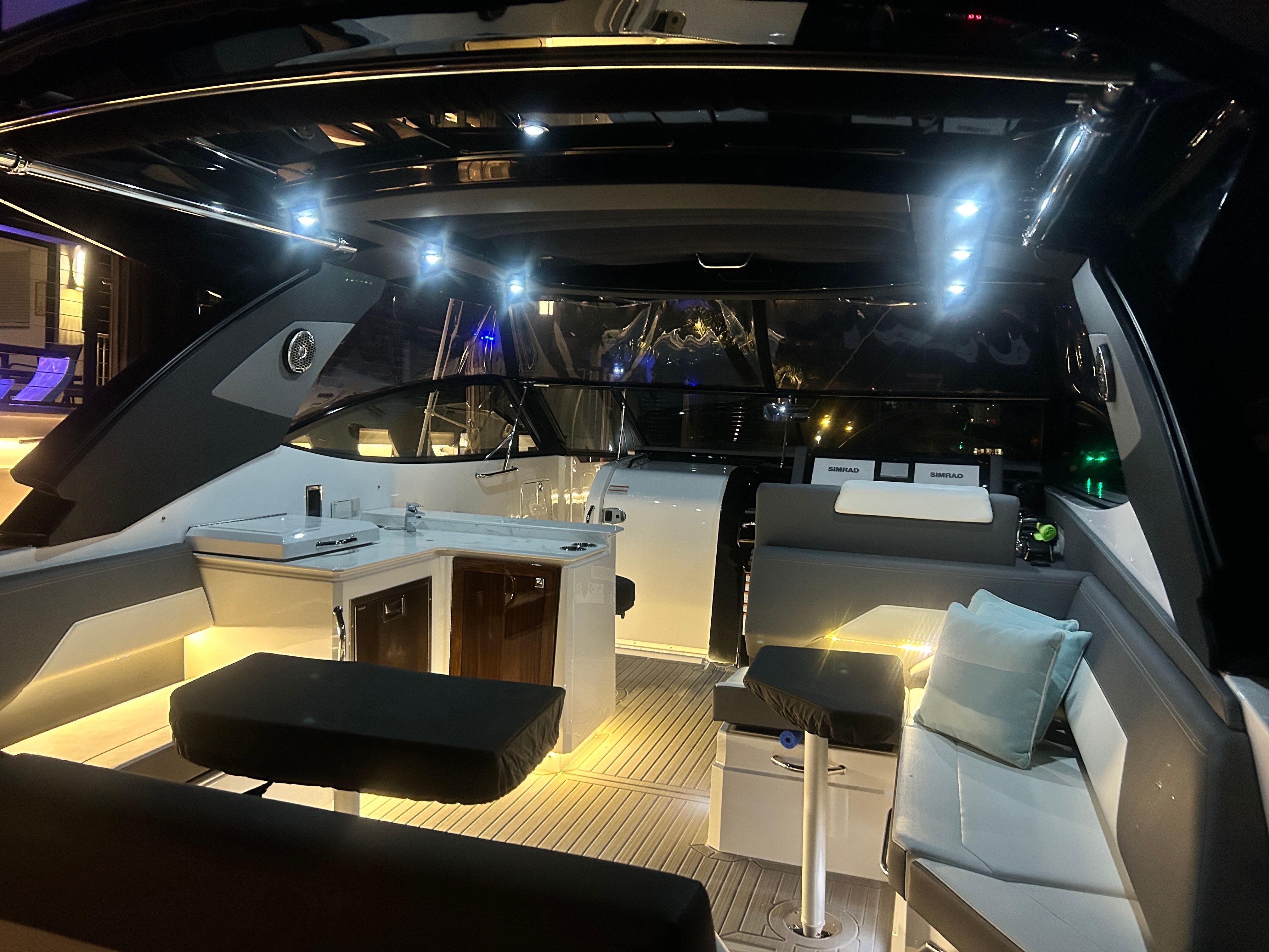 2023 Cruisers Yachts 38 GLS OB - 7