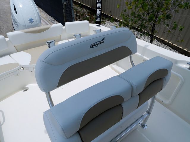 2027 Bulls Bay 230 Center Console - 30