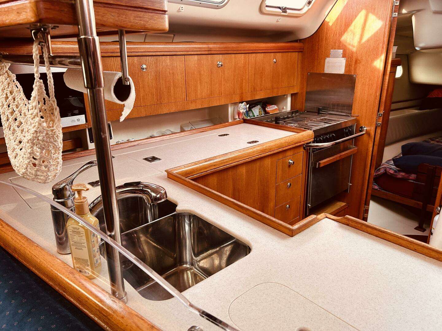 2003 Hunter 386 - Image 15