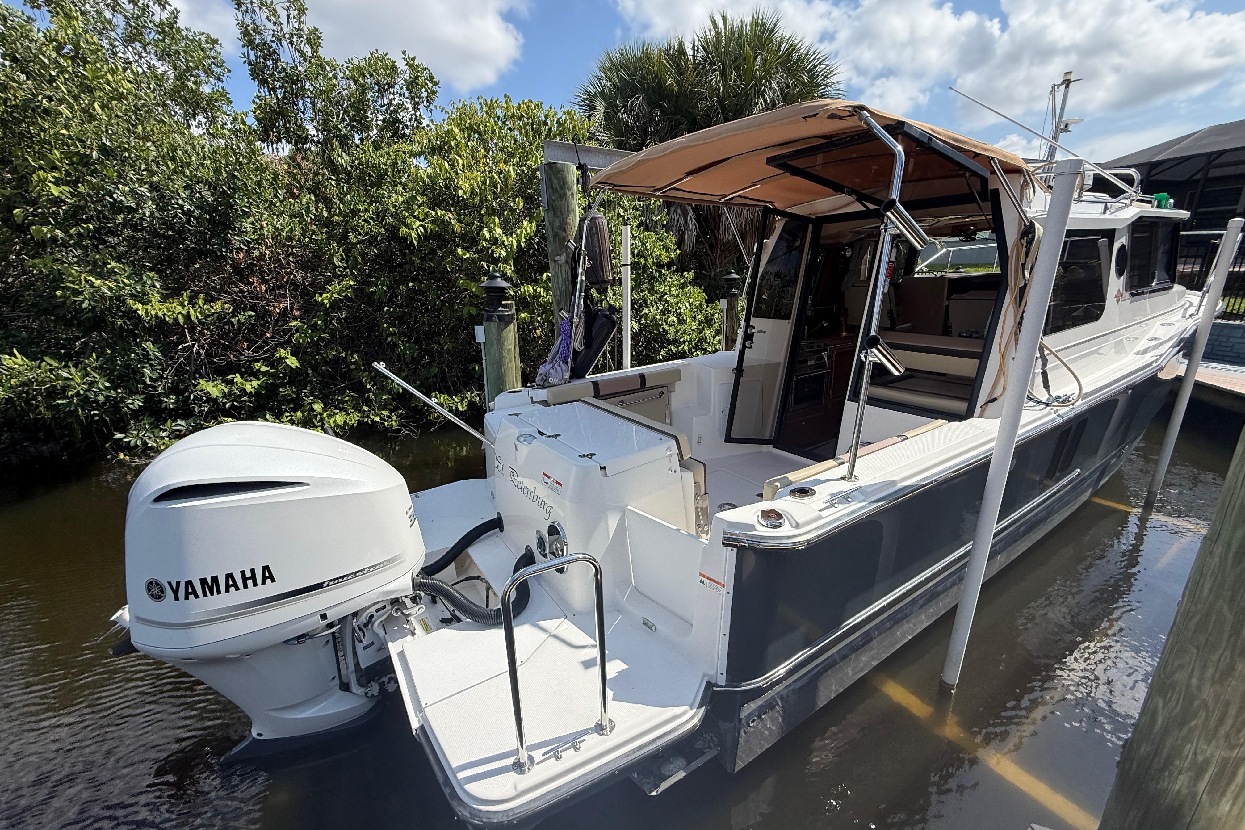 2019 Ranger Tugs R-27