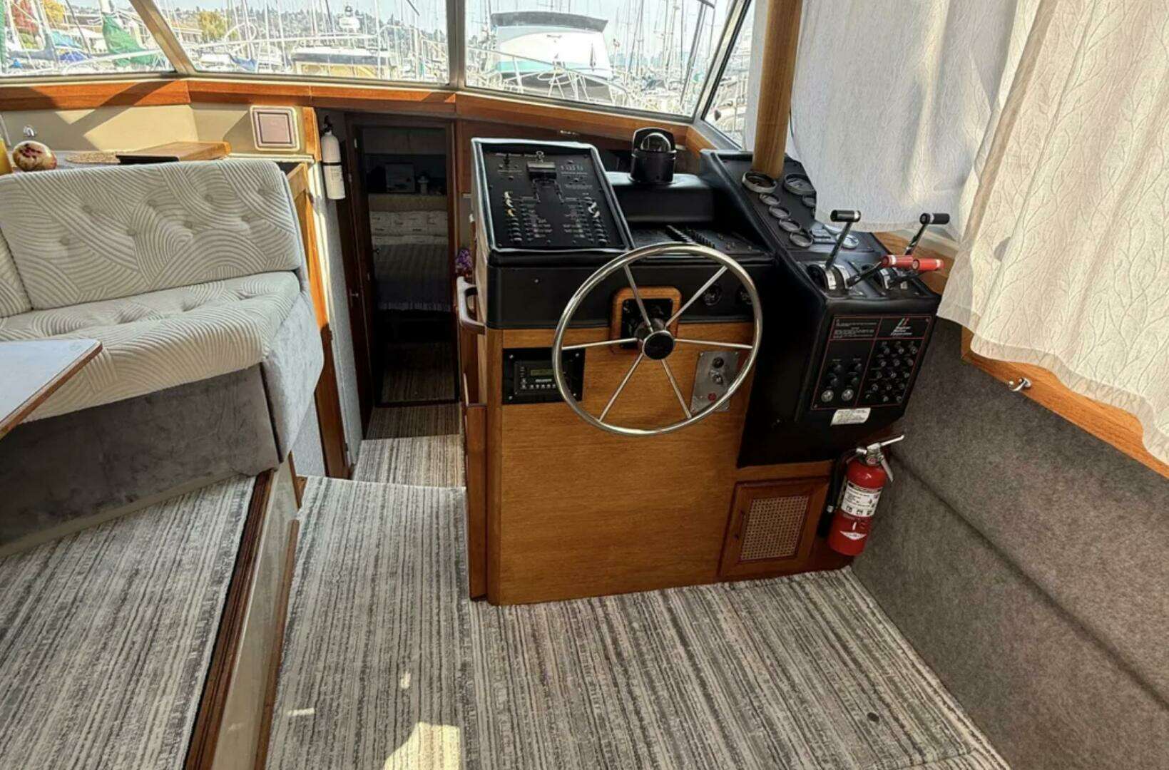 1984 Bayliner 3870 Motoryacht - Image 3