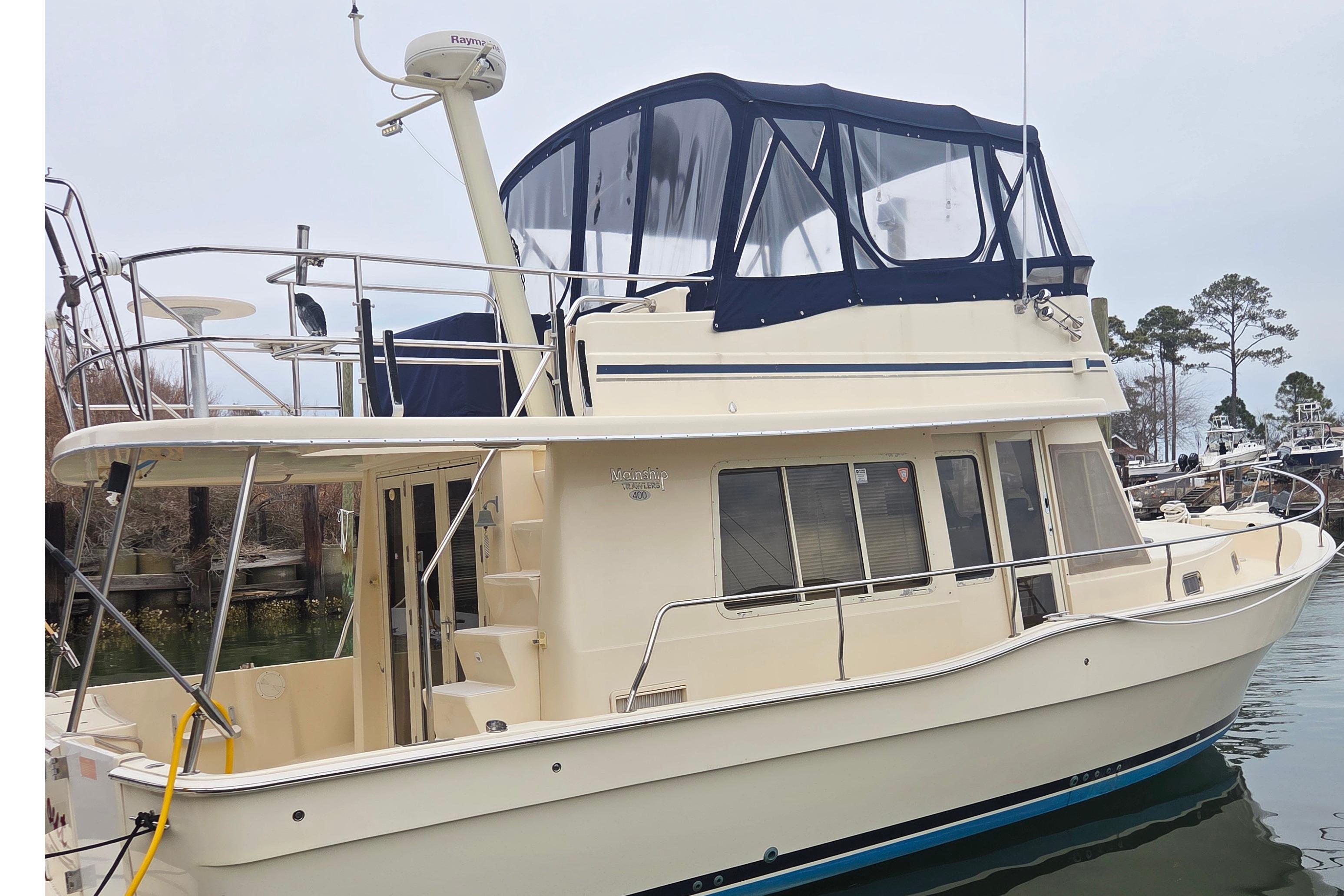 2006 Mainship 40 Trawler