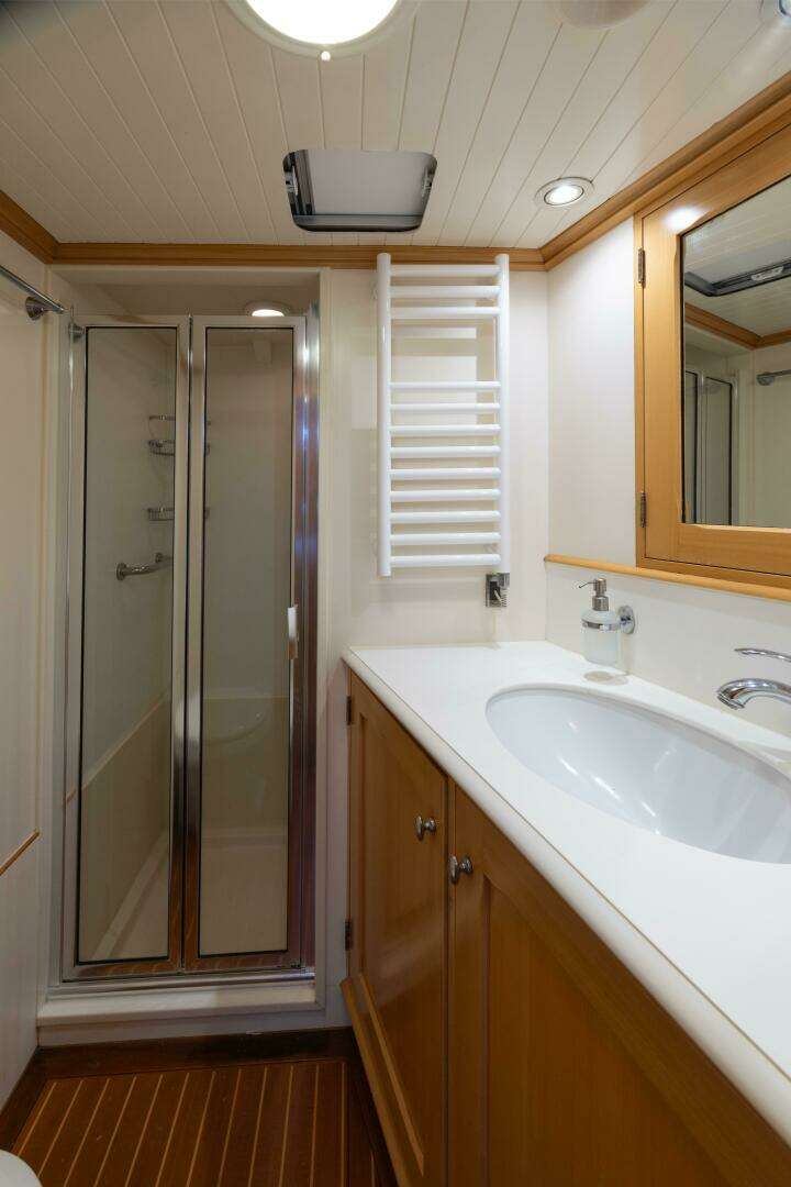2001 Vitters Aft Cockpit - Image 33