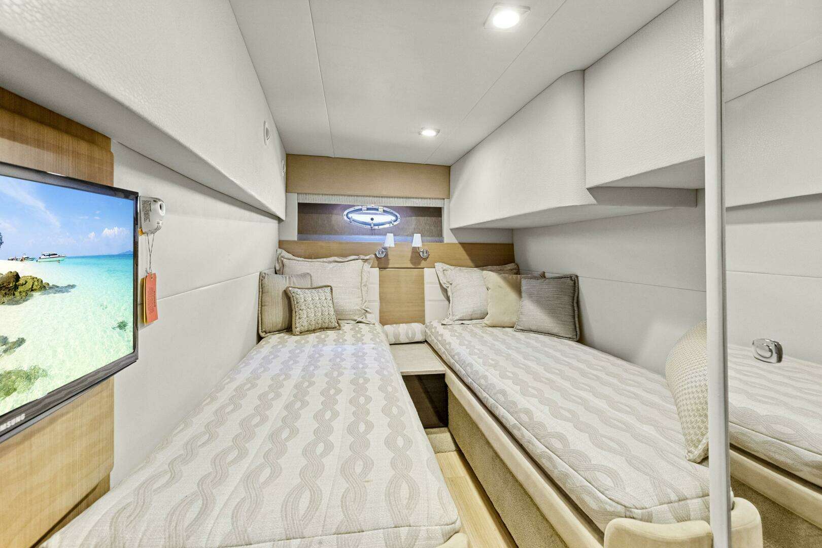 2016 Formula 45 Yacht - Image 37