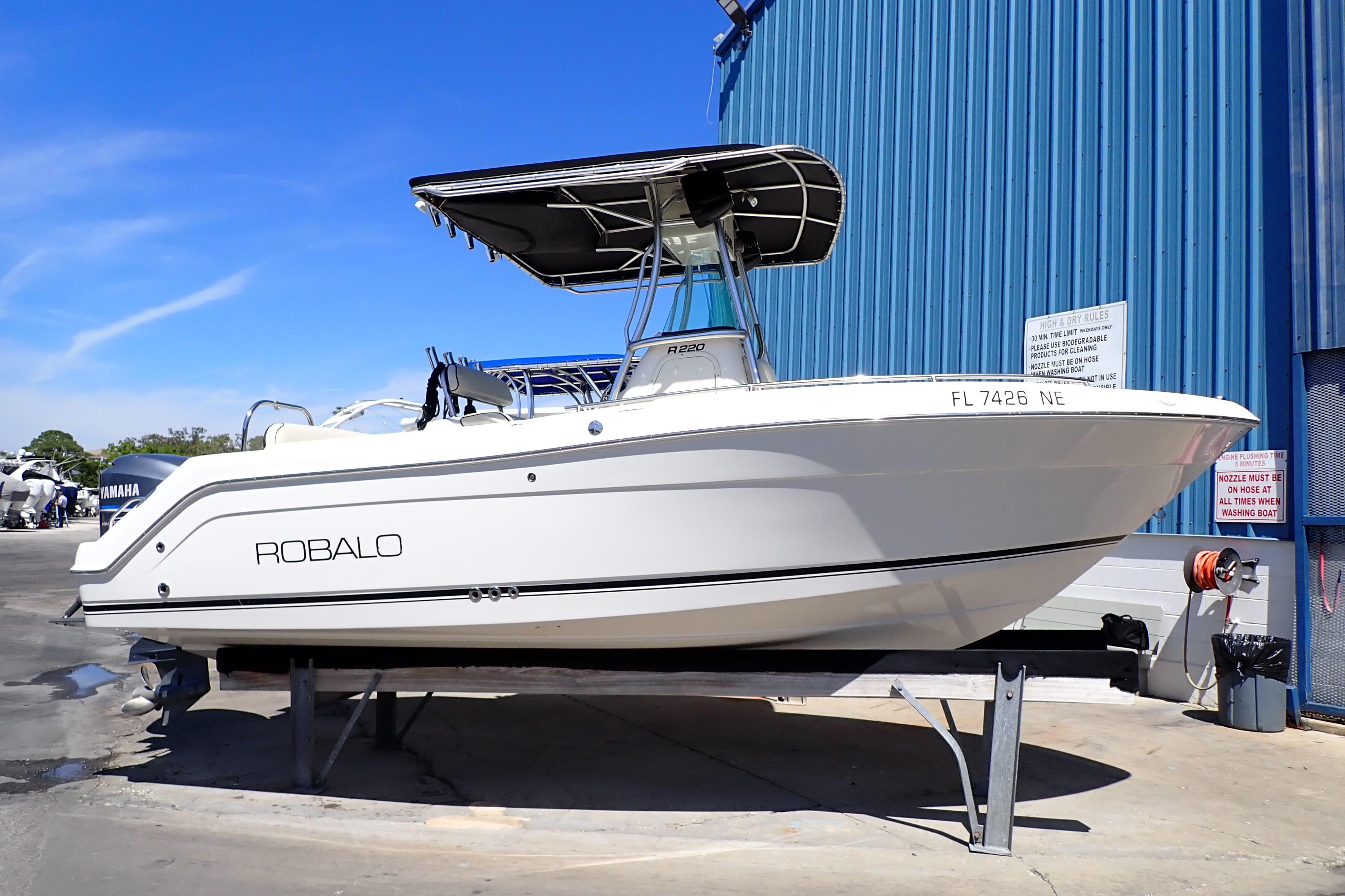 2006 Robalo R220 Center Console