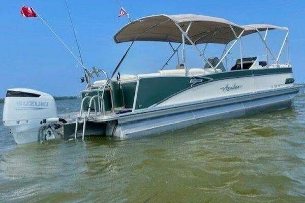 2022 Avalon Catalina Platinum Quad Lounge - 25'