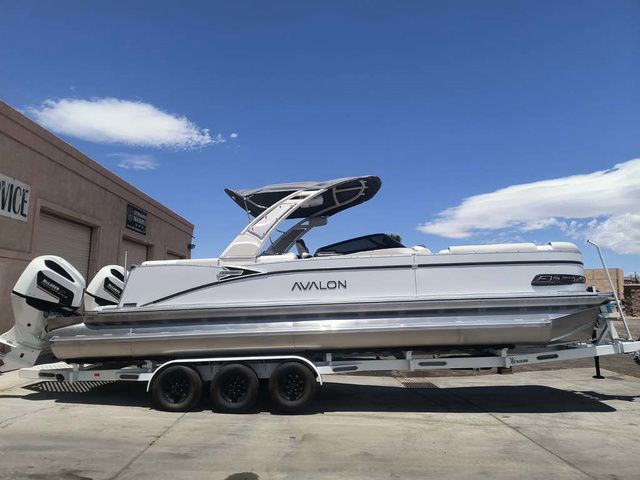 2026 Avalon Catalina Quad Lounger Windshield 27 FT