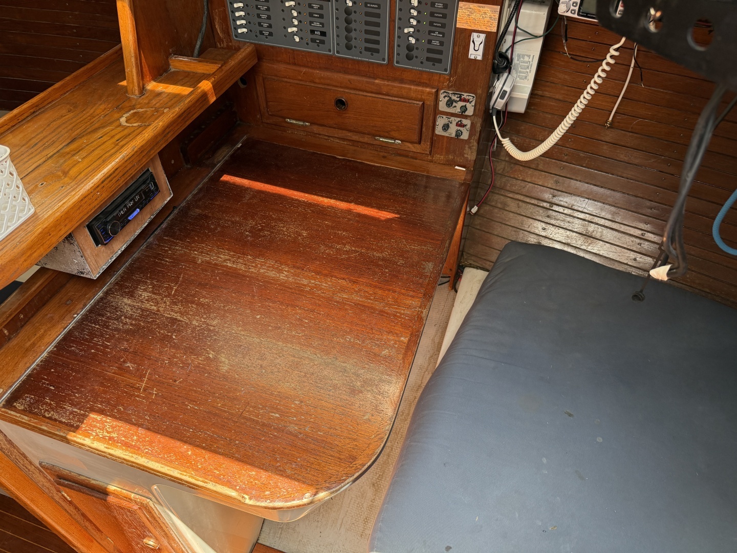 1984 Peterson 34 - Image 23