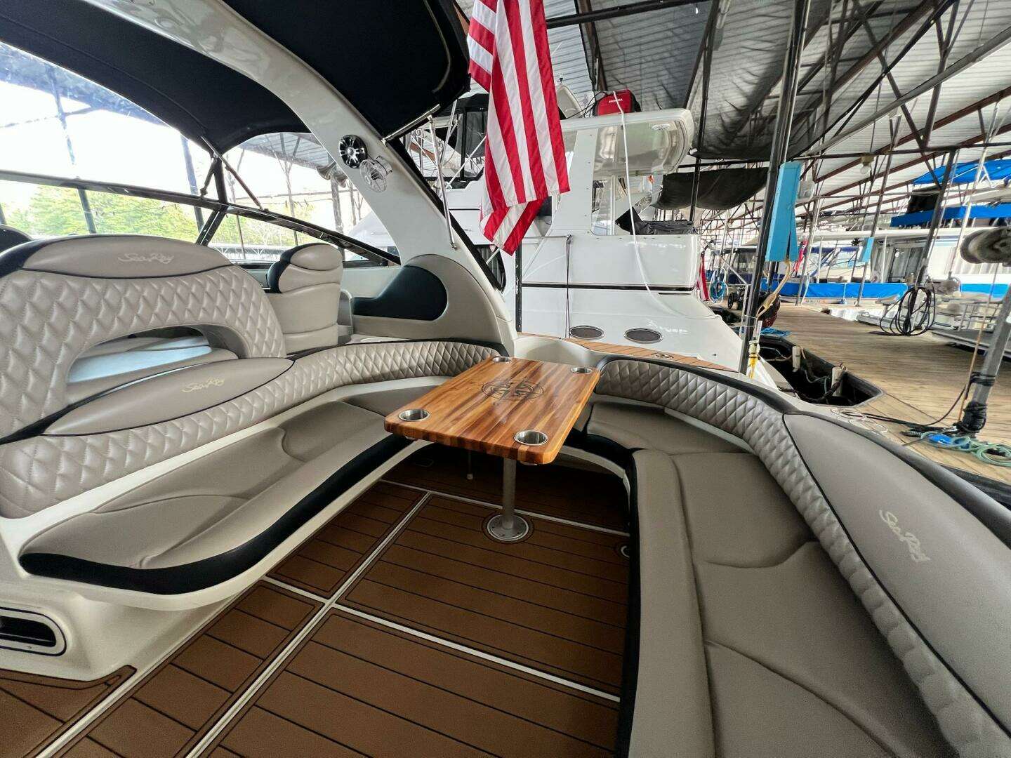 2002 Sea Ray 380 Sundancer - Image 10
