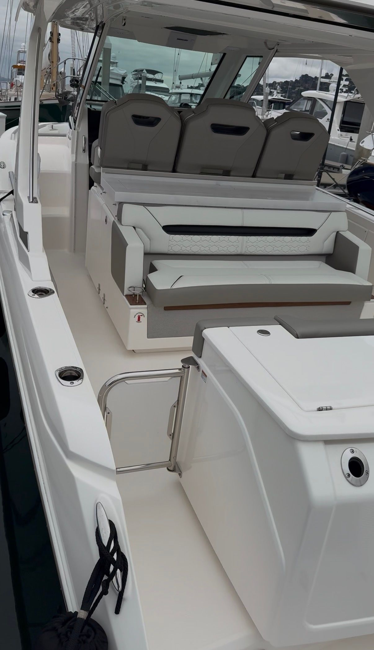 2024 Tiara Yachts 34 LS - 36