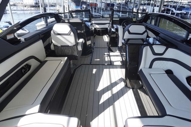 2025 Yamaha Boats 275SD - 14