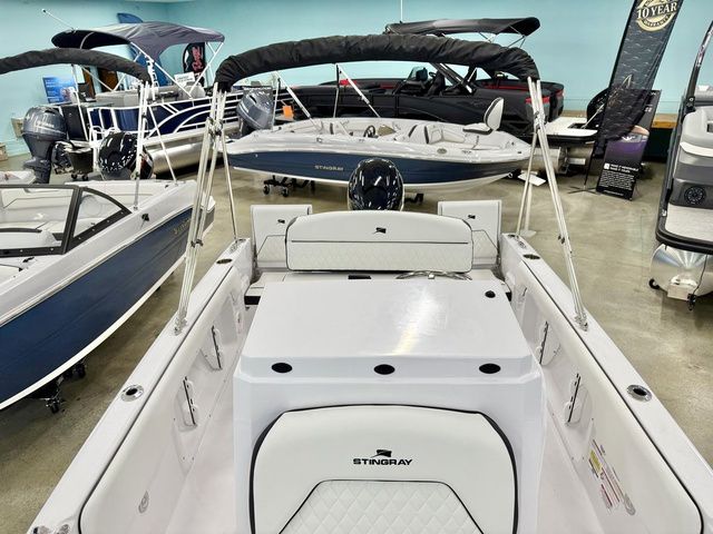 2026 Stingray 173 CC - 12