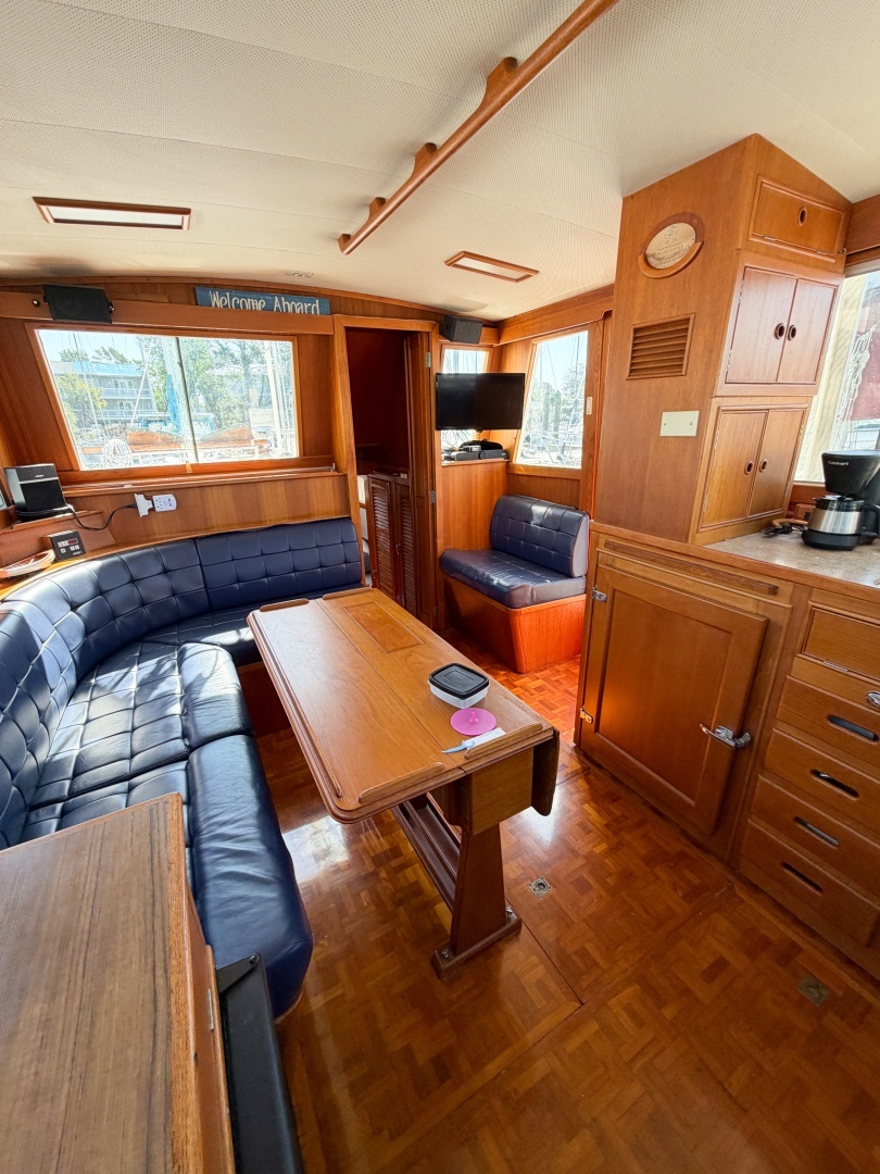 1991 Grand Banks 36 - Image 38