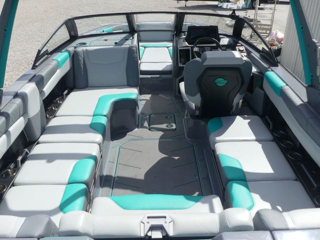 2022 Malibu M220 - 32
