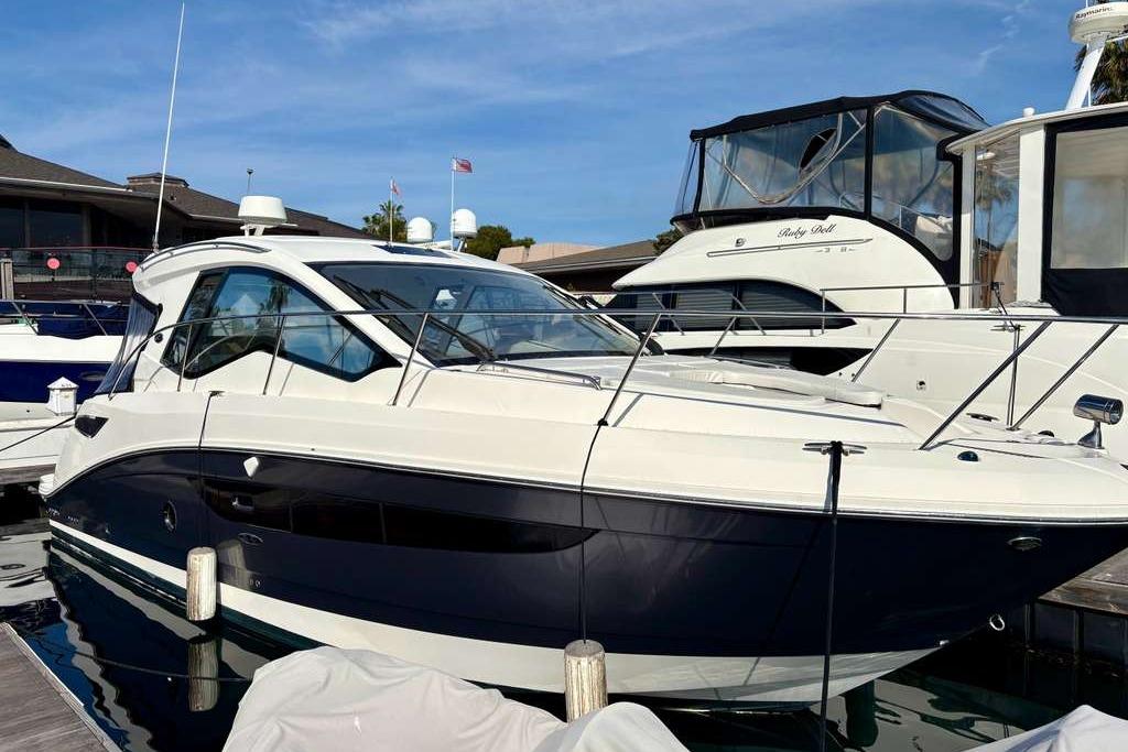 2018 Sea Ray Sundancer 350 Coupe