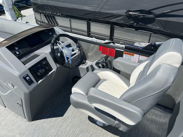 2022 Bennington L Quad Bench 25 LFB Tritoon - 8