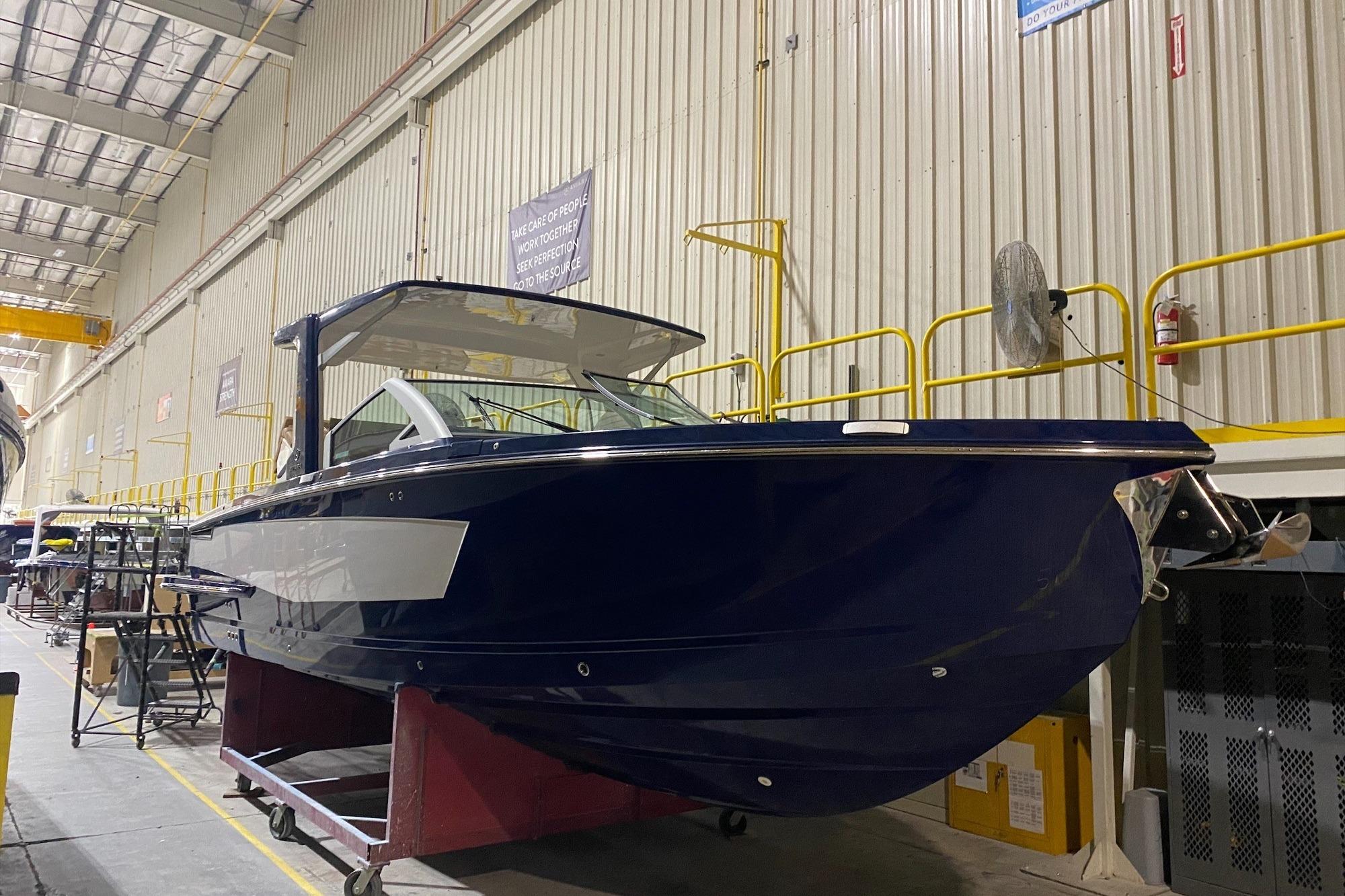 2022 Aviara AV32 OB