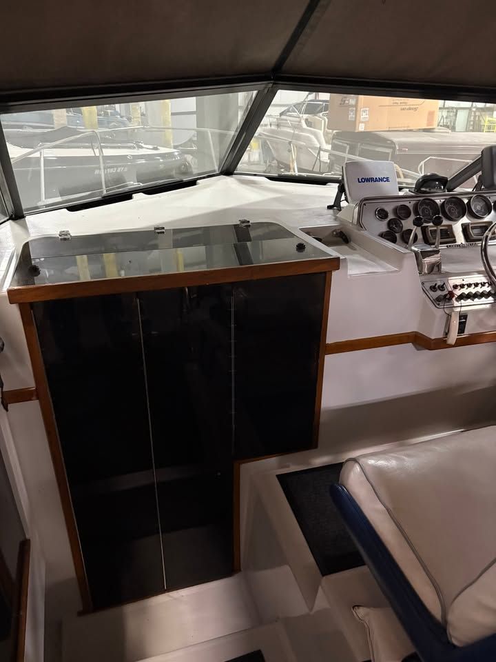 1986 Tiara Yachts 2700 Continental - 7