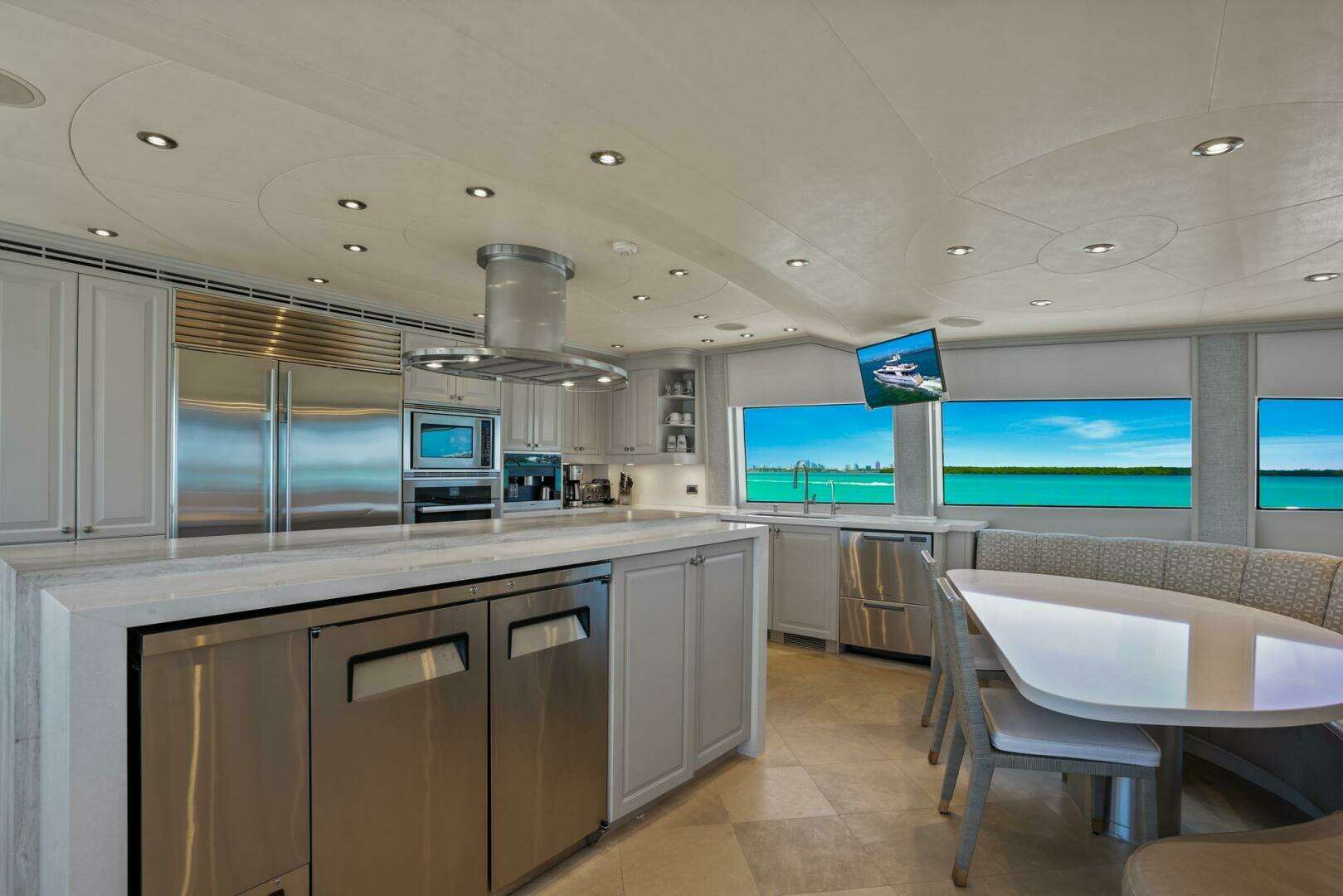 2004 Crescent Raised Pilothouse - Image 15