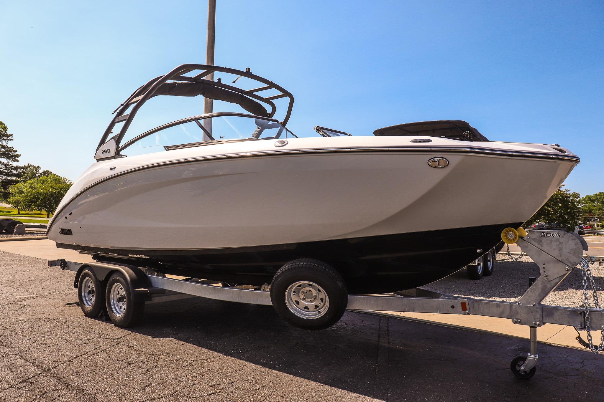 2026 Yamaha Boats 252S