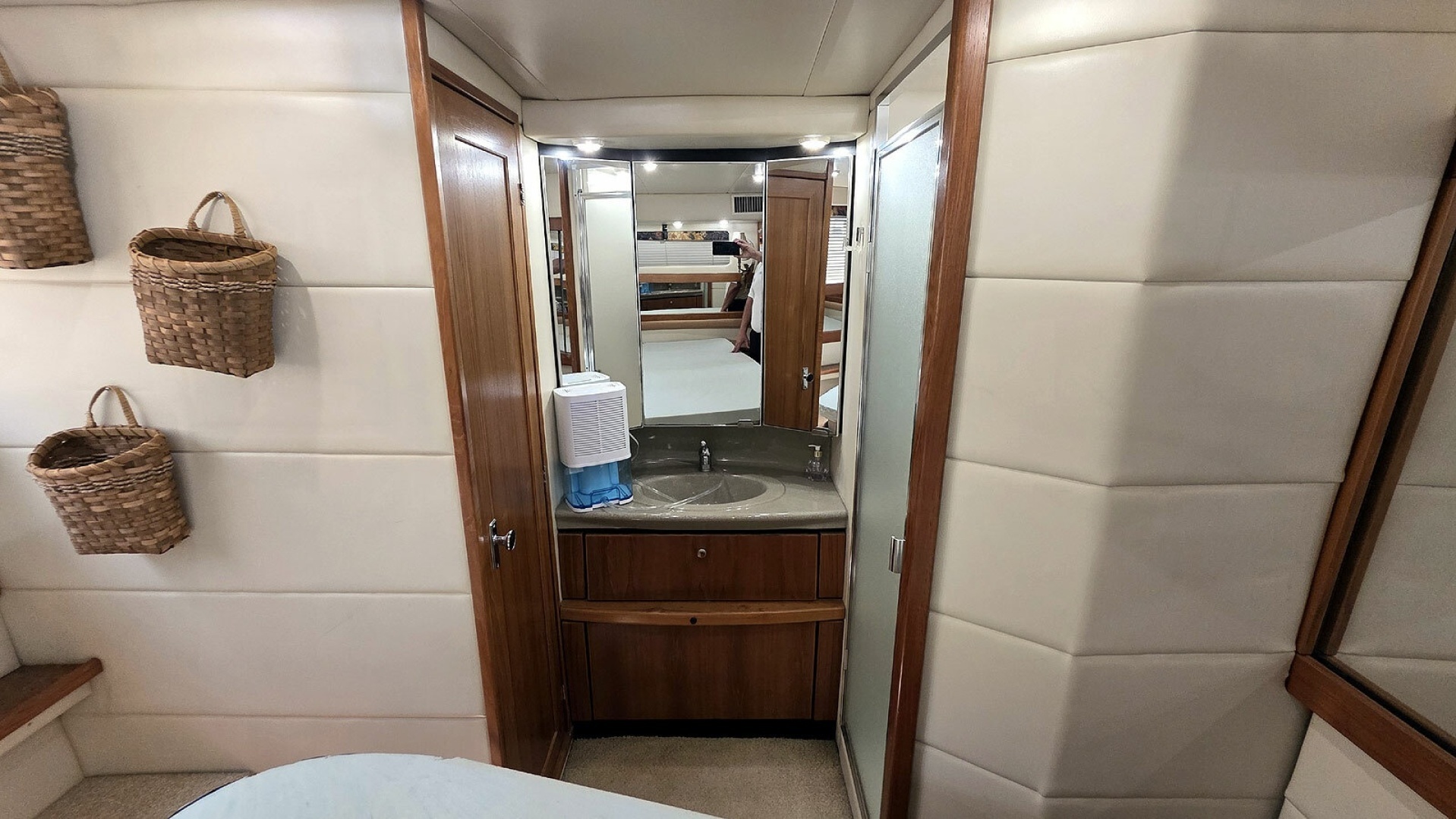 1999 Bayliner 4087 CPMY - Image 32