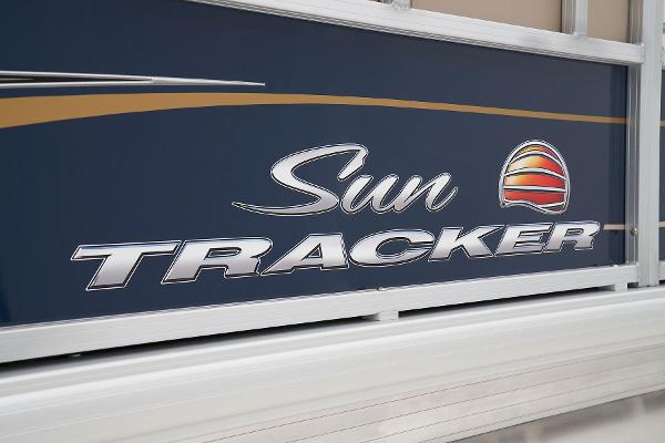 2025 Sun Tracker Bass Buggy 18 DLX - 25